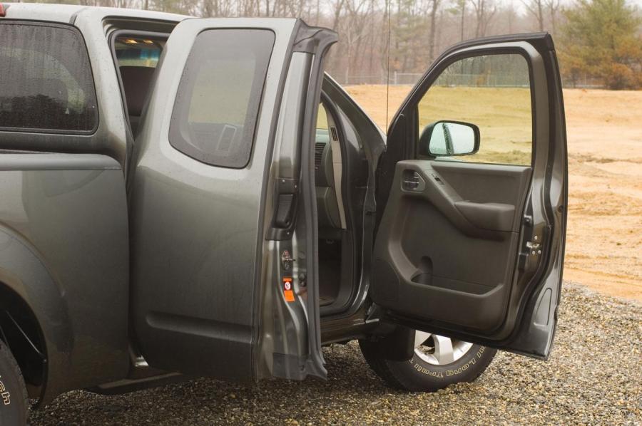  Nissan Frontier 2009 года  (фото 50 из 65)